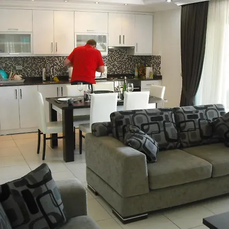 Tropical Gardens 2 Bed 2nd Floor Apartmán *