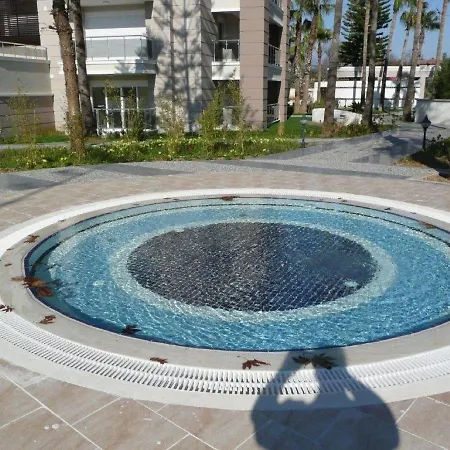 Tropical Gardens 2 Bed 2nd Floor Side