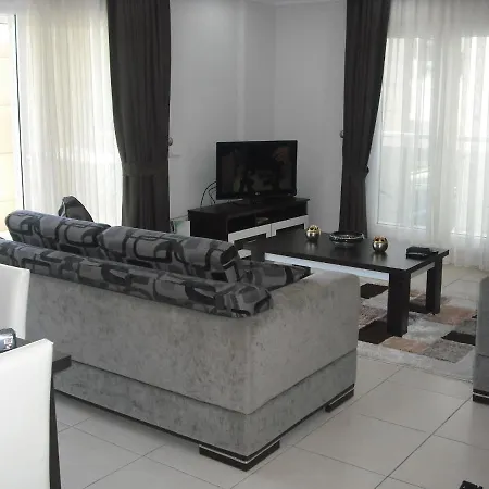 Tropical Gardens 2 Bed 2nd Floor Side